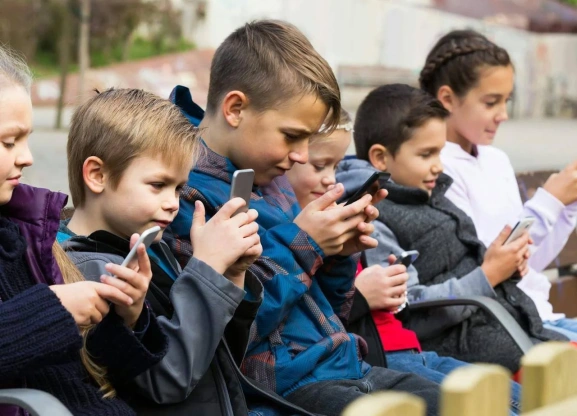 ⚡️В Калуге предложили запретить соцсети для детей младше 14 лет
