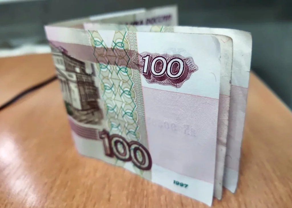 Кому в Калужской области платят самые высокие зарплаты