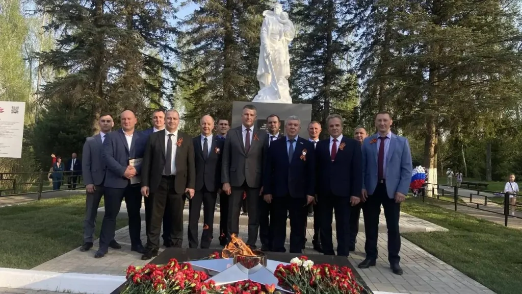 В Тарусе зажгли Вечный огонь