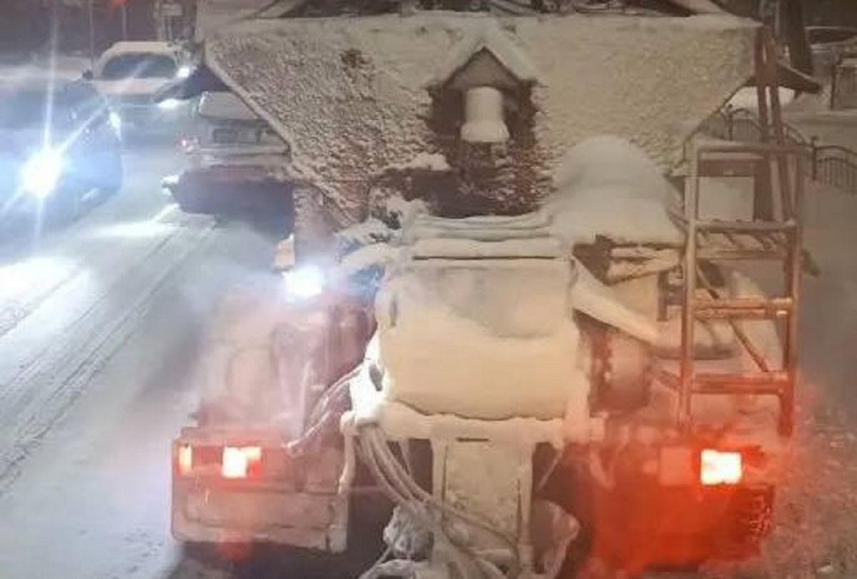 Денисов назвал ситуацию с приходом нового снегопада в Калугу «тяжелой»