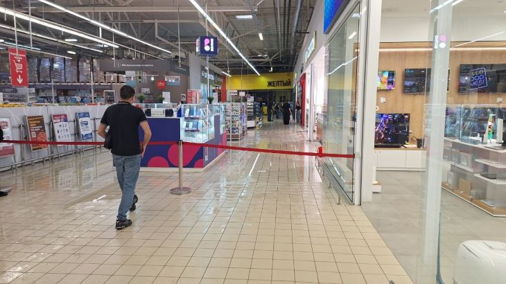 В Симферополе после сильного ливня затопило ТЦ «Южная Галерея»