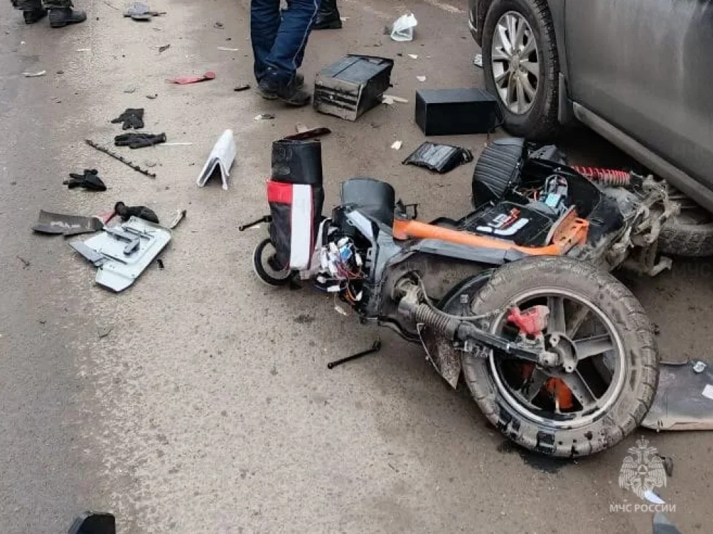 В Калуге сбили человека на электроскутере