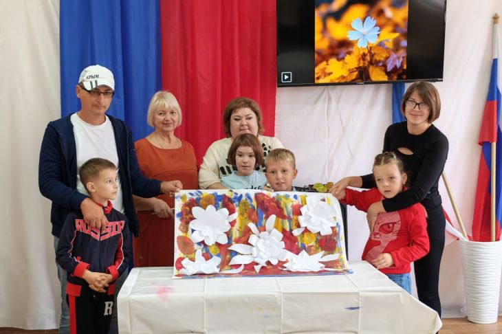 В Феодосии особенных детей обучают азам живописи