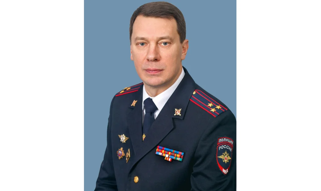 Начальник управления Госавтоинспекции Калужской области поздравил сотрудников с профессиональным праздником