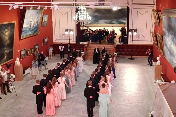 Юбилейный «Бал у Айвазовского» прошёл в Феодосии