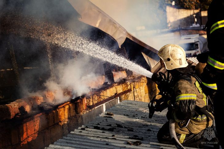 В Ялте из-за обогревателя загорелся жилой дом