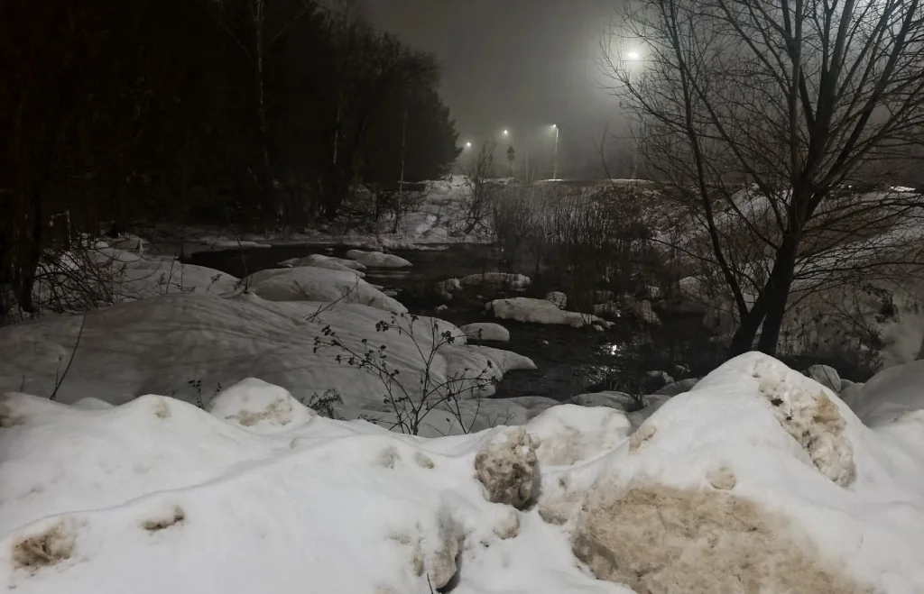Жителям Боровска еще неделю придется дышать канализационными стоками