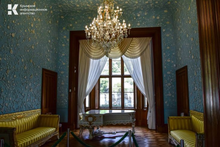 В Воронцовском дворце впервые реставрируют Голубую гостиную