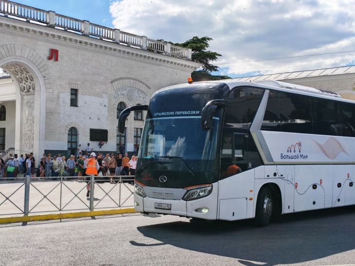 «Гранд Сервис Экспресс» открыл продажу талонов на автобусы для пассажиров поездов в Крым