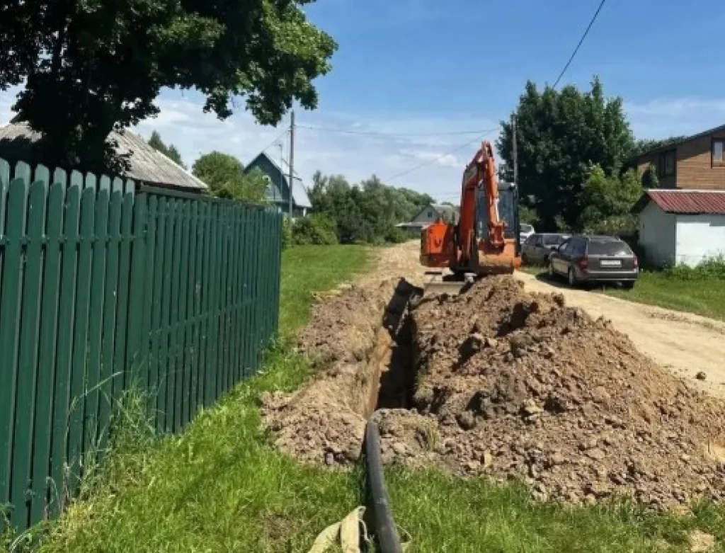 В деревне Палатки Юхновского округа началось строительство нового газопровода
