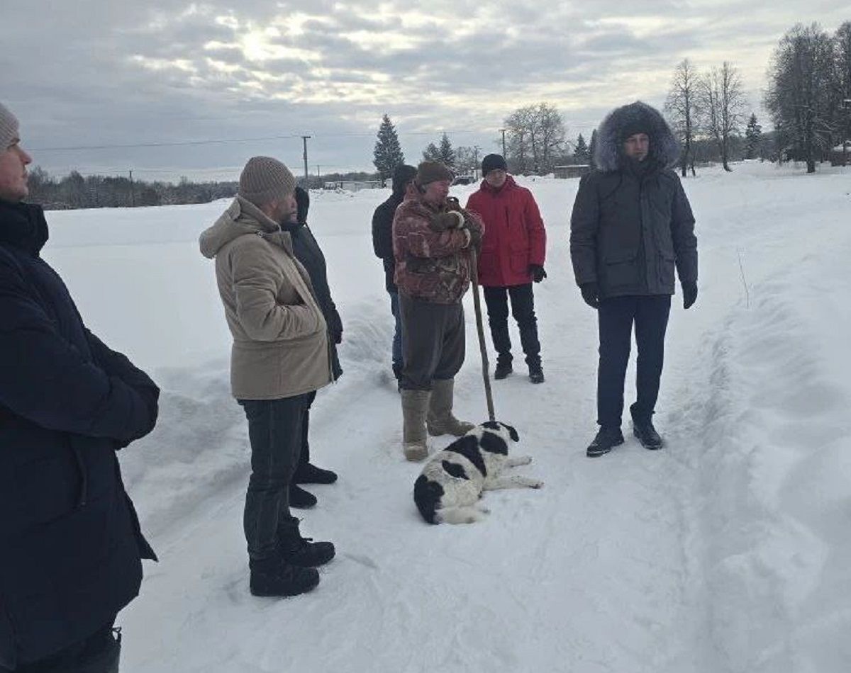 Жители калужского села требуют решить вопрос с дорогой из-за строительства гостиницы