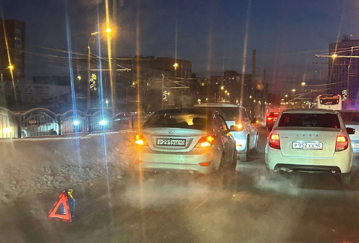 Две аварии заблокировали Правобережье Калуги