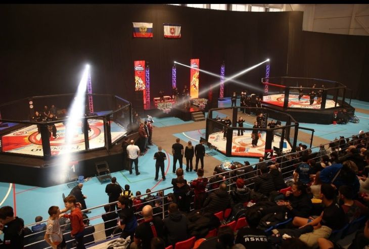 300 бойцов приехали на соревнования по ММА в Симферополь