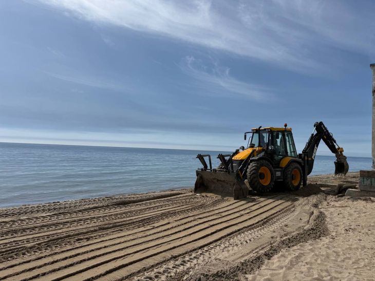 В Евпатории к лету откроют 73 пляжа