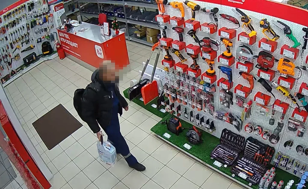 В Калуге поймали мужчину, укравшего электроинструмент из магазина
