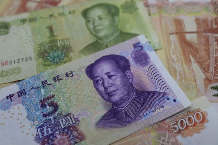 Юань давят изнутри и снаружи: эксперт объяснил, почему Китаю не нужна крепкая валюта
