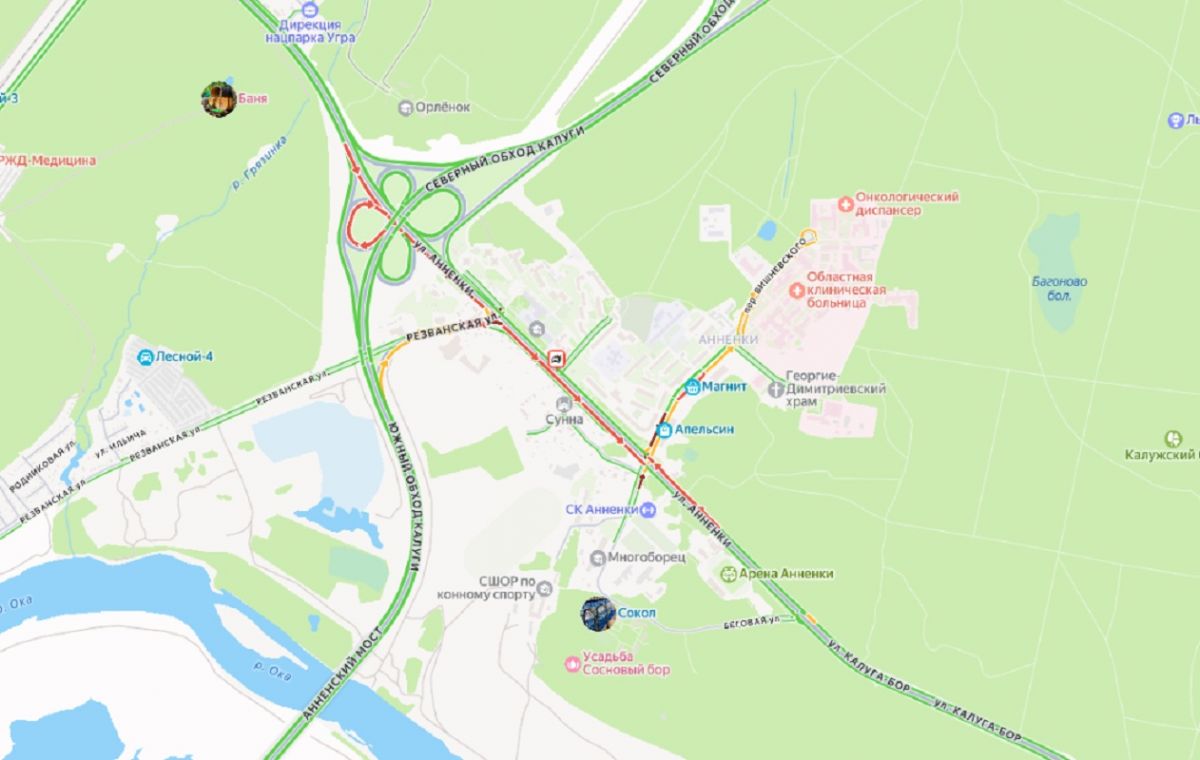 Главный въезд в Калуге затруднен из-за сломавшейся машины