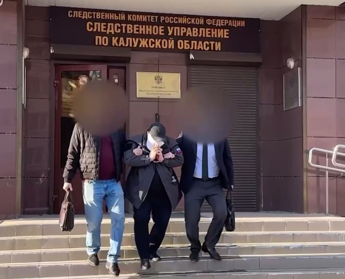 Задержанный за взятки чиновник калужского Минтранса получал по четверти миллиона рублей в месяц