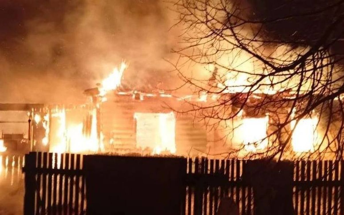 Пожар уничтожил жилой дом в калужской деревне