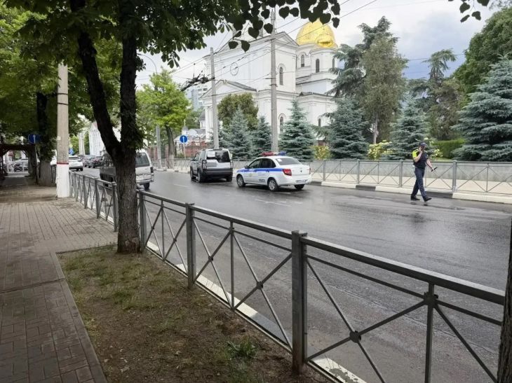 Джип сбил двух пешеходов с Симферополе
