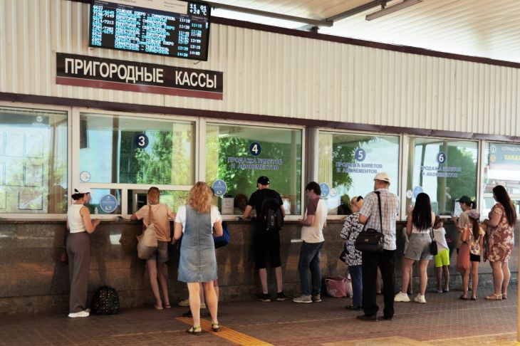 Билеты на автобусы к поездам «Таврия» теперь можно купить в пригородных кассах