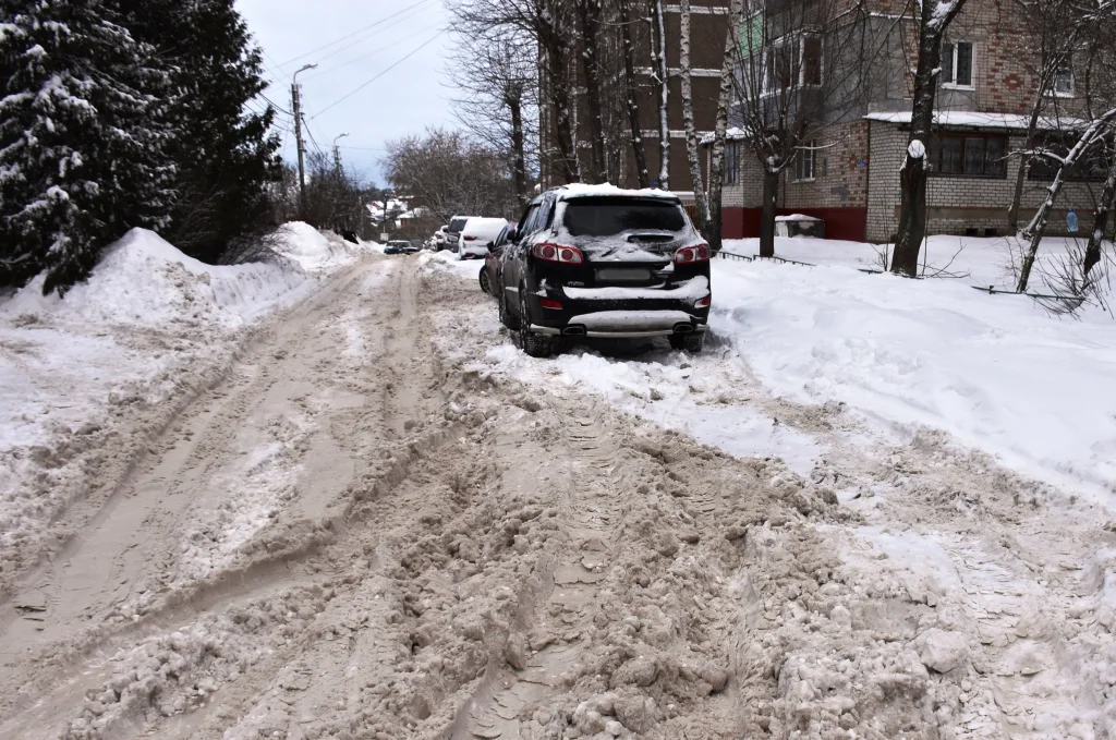 В Калуге водителей просят освободить улицы для уборки снега