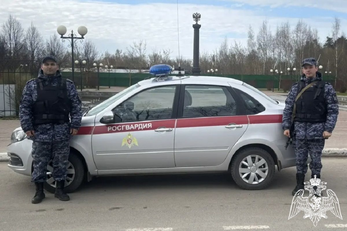 В Сосенском сотрудники Росгвардии спасли 6-летнюю девочку, попавшую под мотоцикл