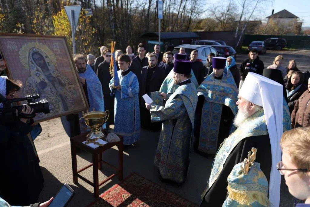 Калужскую икону Божией Матери провезли вокруг областной столицы