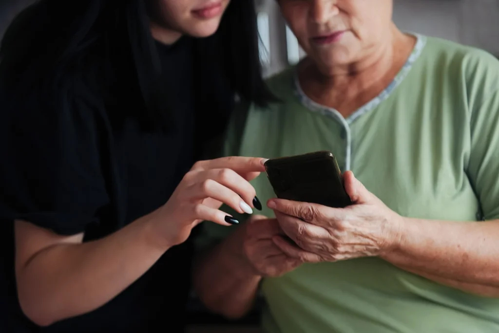 Калужан предупредят о мошеннических звонках в адрес самых близких