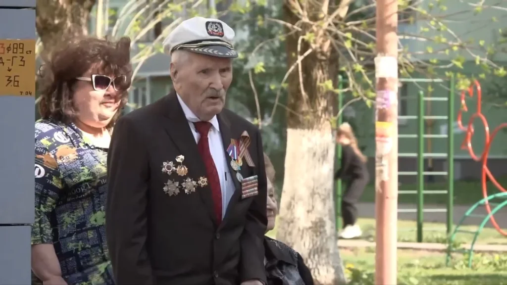 В Калуге поздравили 100-летнего ветерана