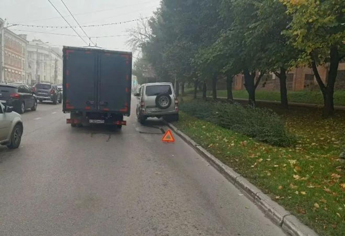 Калужане встали в пробке на Правом берегу из-за сломавшегося автомобиля