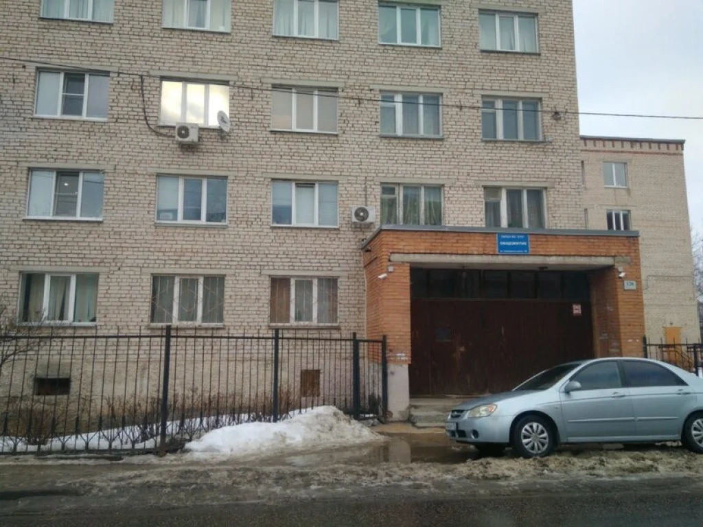 В Калуге строительный мусор выбрасывают под окна детского сада