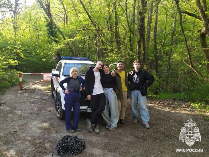 С Аю-Дага спасли двоих туристов