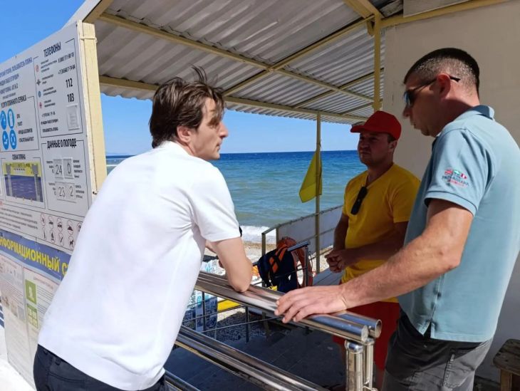 Министр курортов и туризма Крыма проинспектировал пляжи Алушты
