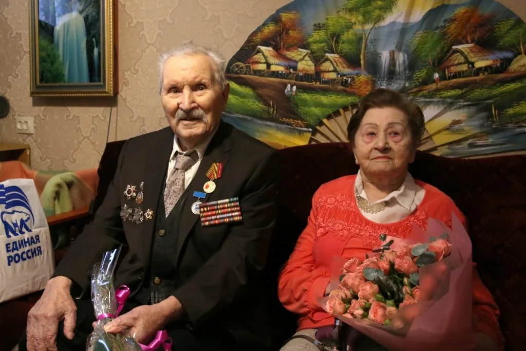 В Калуге ветерана поздравили с вековым юбилеем