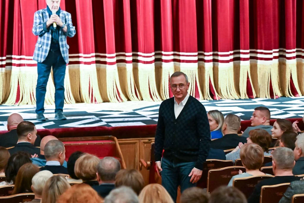 Владислав Шапша посетил премьеру в Калужском драмтеатре