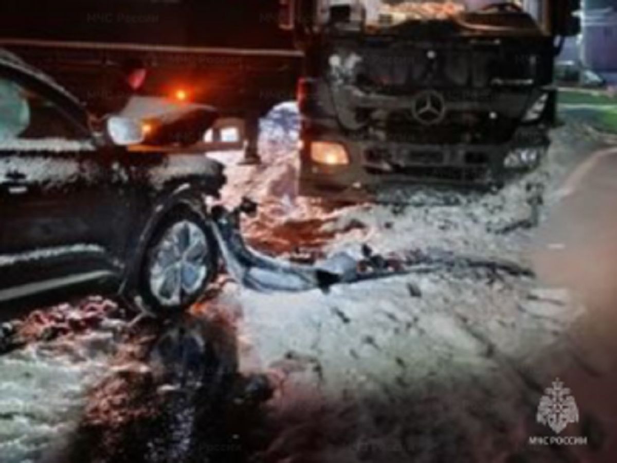 Массовое ДТП с грузовиком произошло на трассе в Калужской области