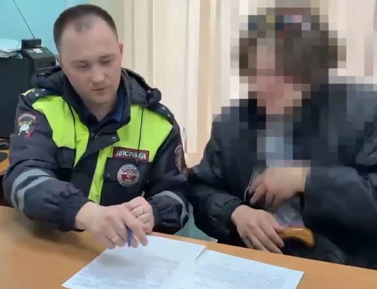 В Калуге поездка с торчащим из окна машины костылем привела к двум протоколам