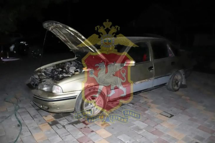 В Сакском районе мужчина поджёг автомобиль, чтобы «отомстить» за друга
