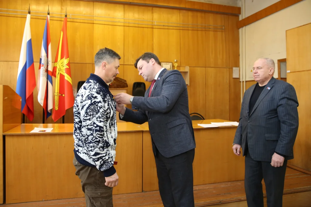 В Калуге наградили военных