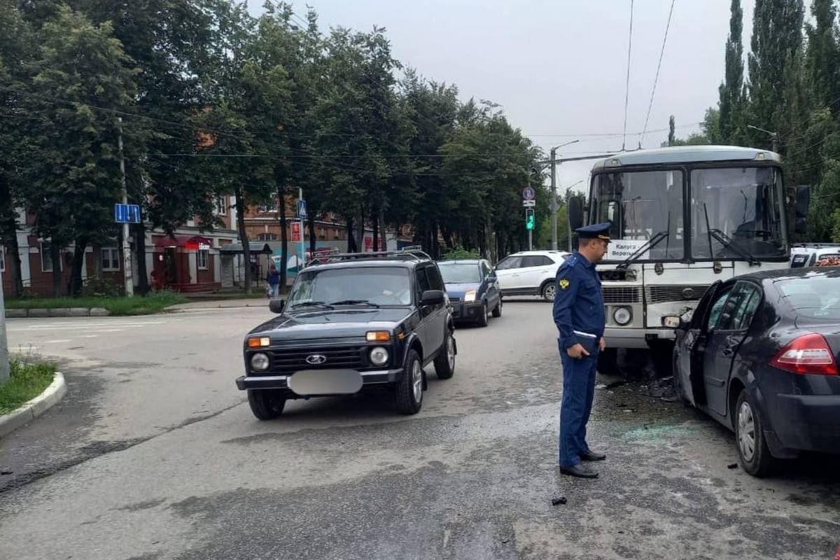 В Калуге осужден водитель-эпилептик, по вине которого в ДТП погибла его мать