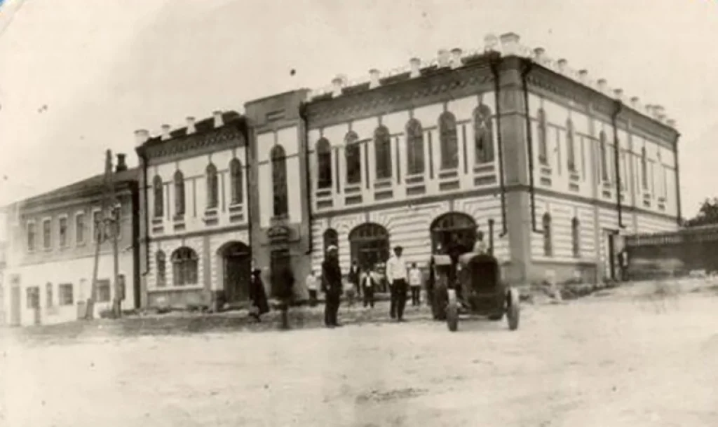 8 апреля в Жиздре открылась мужская гимназия