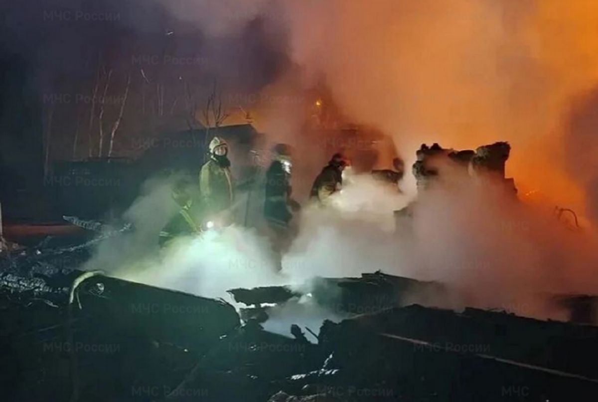 Пожилая женщина обгорела на пожаре дачного дома в Калужской области