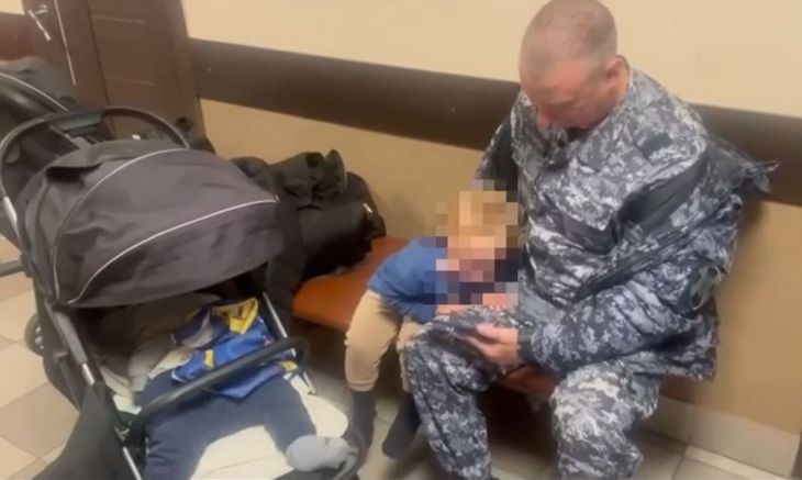 В Москве задержали жительницу Крыма за попытку задушить в коляске своих детей