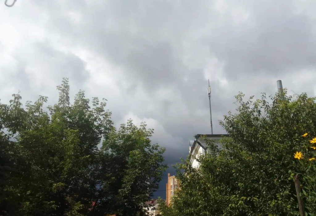 Гроза с градом надвигается на Калужскую область