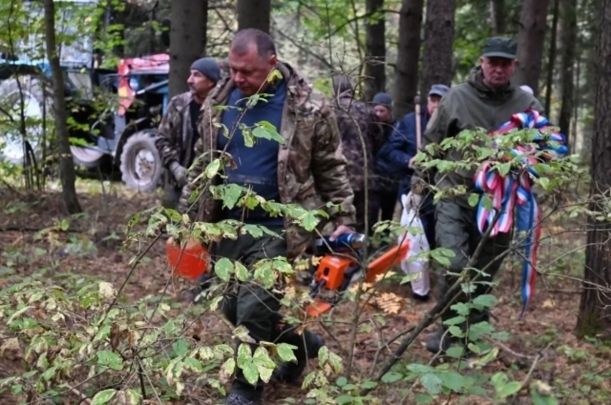 Жители Калужской области валят лес для поддержки бойцов