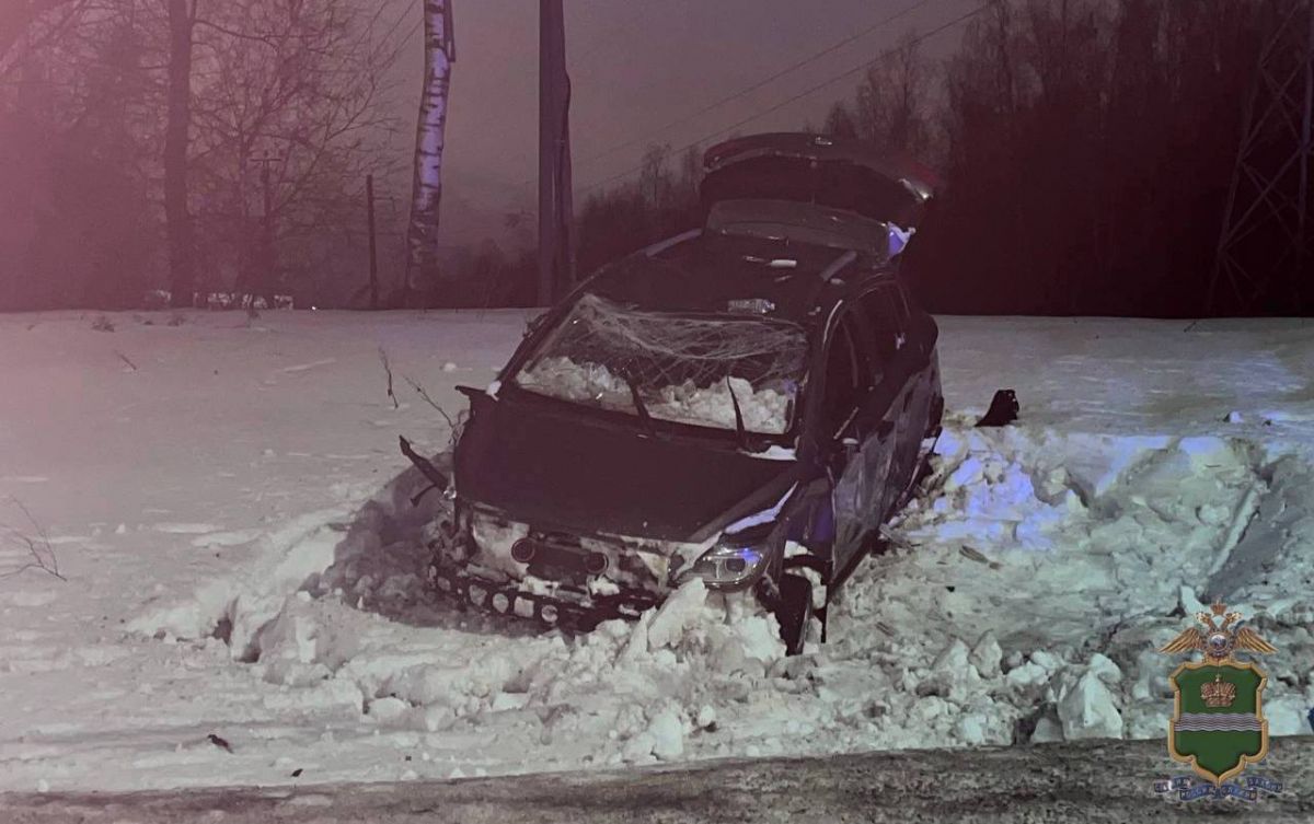 Молодой водитель пострадал при съезде в кювет на калужской трассе
