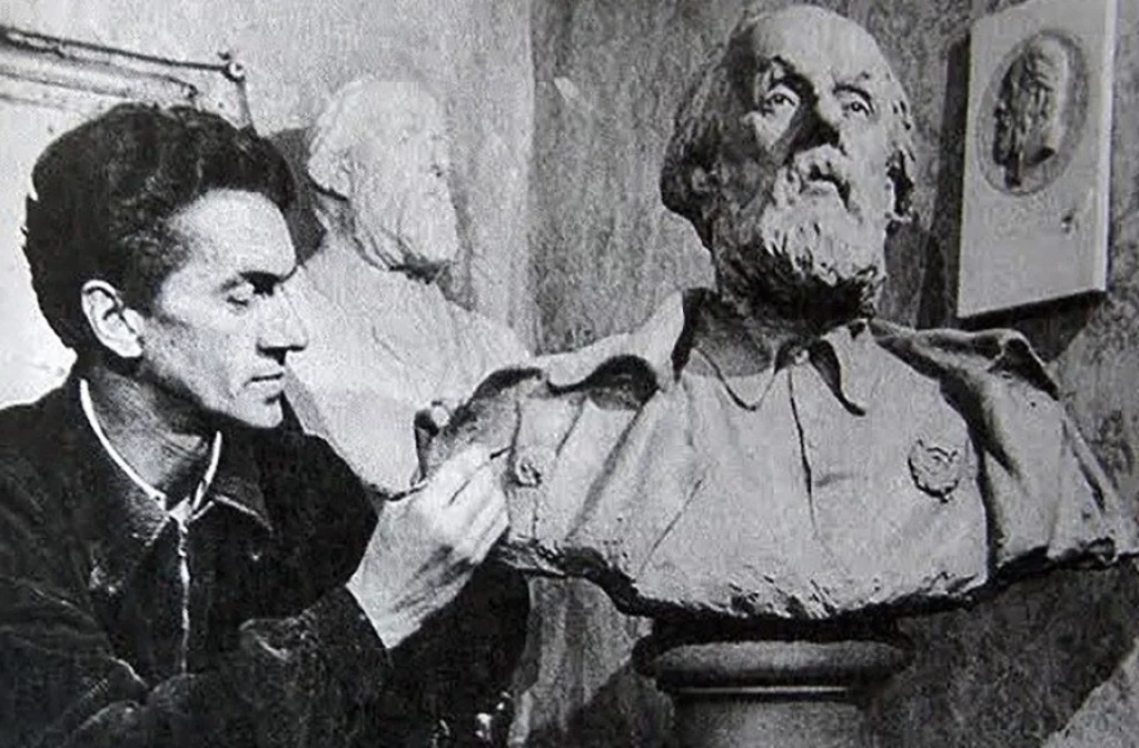 22 марта в Калуге родился живописец и скульптор Николай Прозоровский