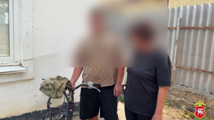 Подросток в балаклаве прокатился по Сакам и добрался до профилактического учёта