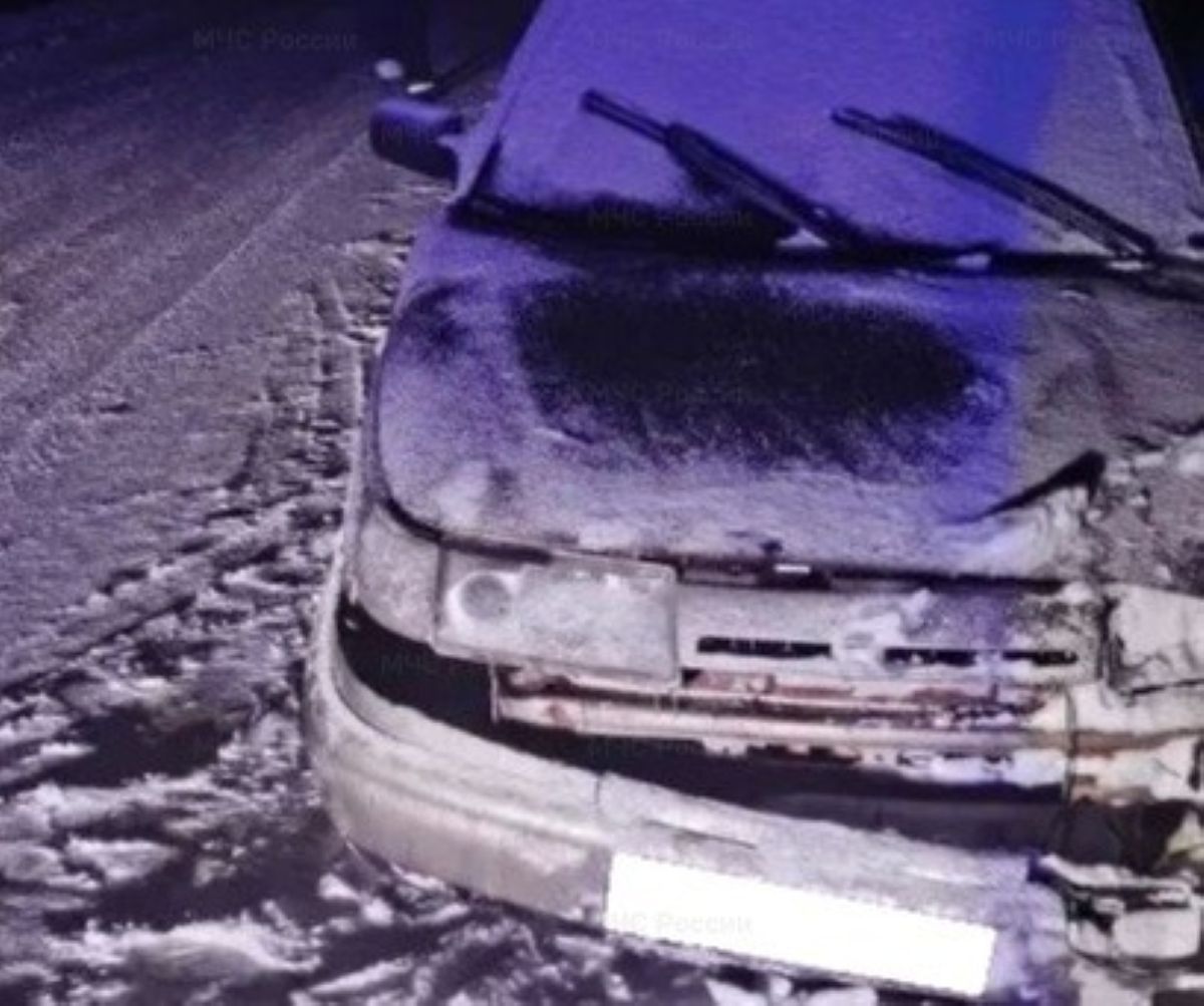 Люди пострадали в столкновении ВАЗ-а с иномаркой в калужской деревне